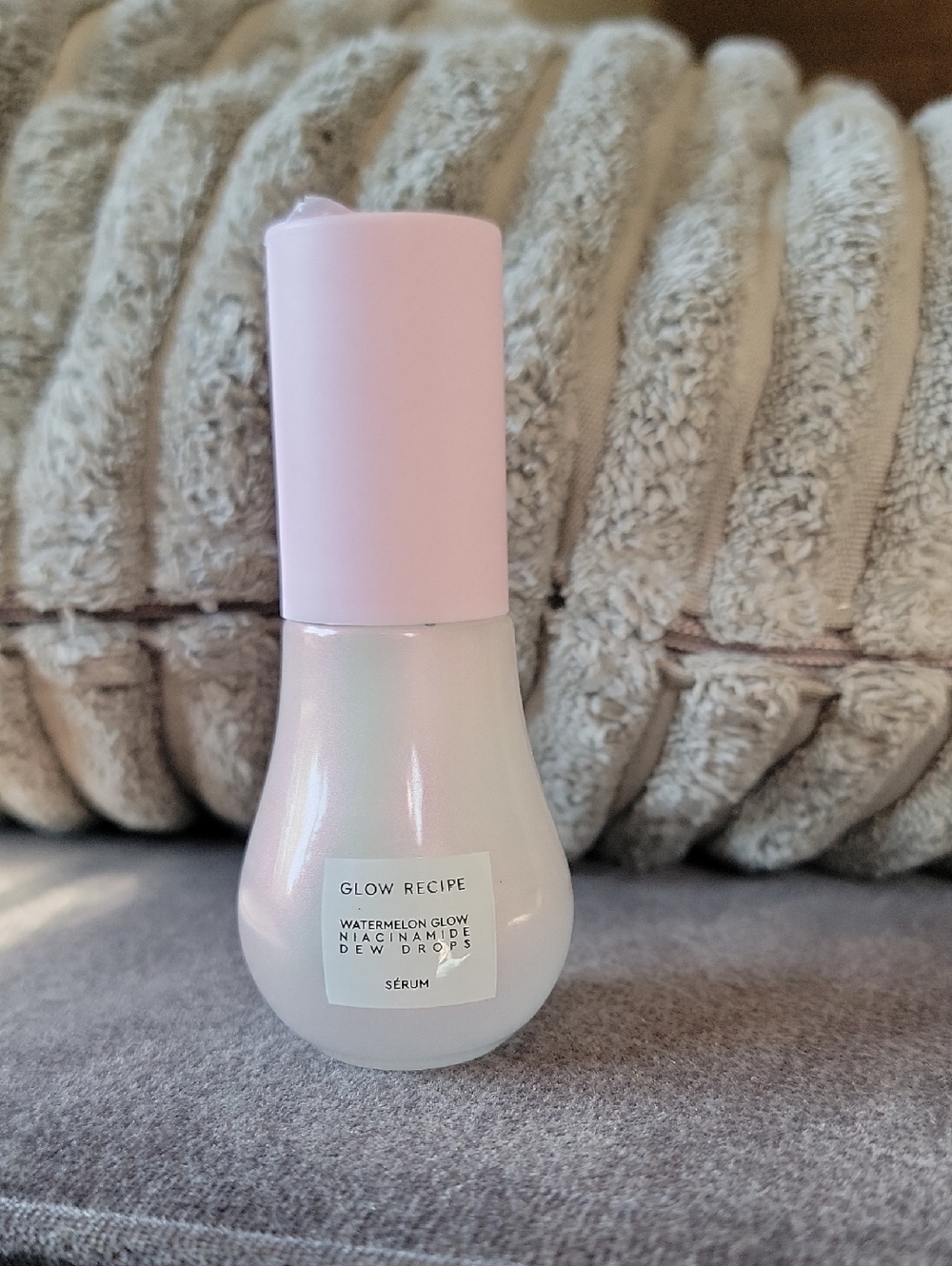 Glow Recipe Iridescent Dew Drops Primer - Pink Cap, Pearlescent Bottle